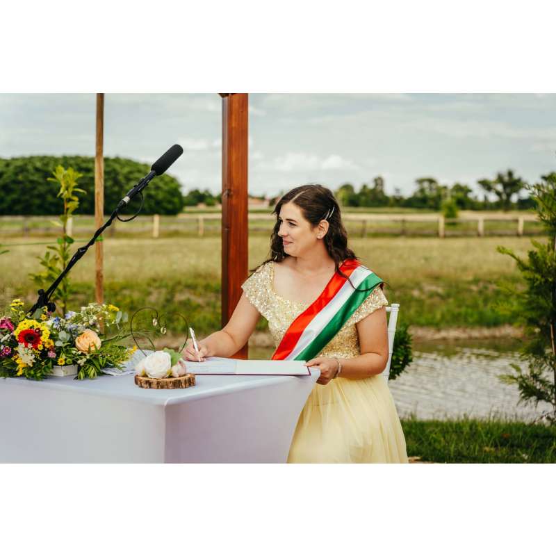 Tercsiné Nagy Kitti Szertartásvezető