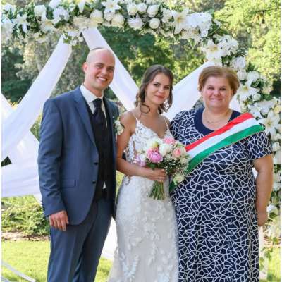 Molnárné Zsuzsi szertartásvezető