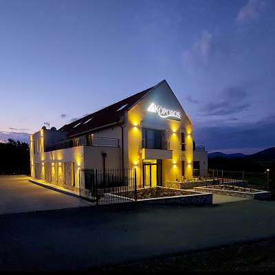 Hotel Kőporos****Hercegkút este
