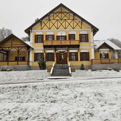 Sasréti Vadászkastély & Étterem